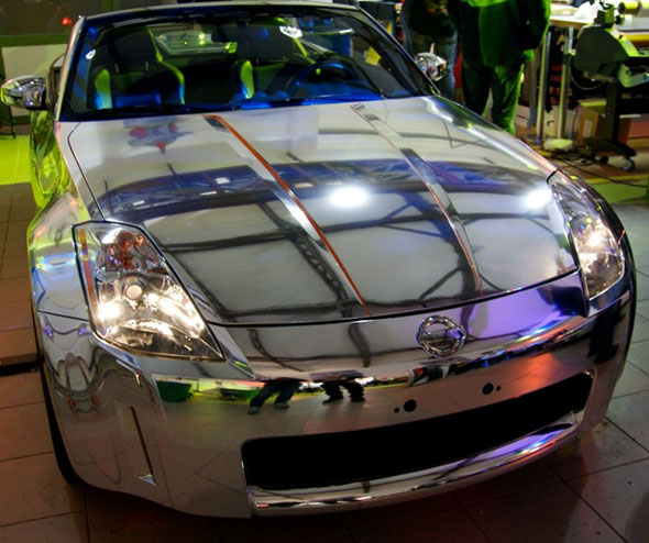 Our Royal Sovereign RSC1650HR is used for an exciting chrome carwrap 